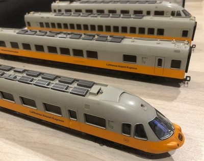 Lufthansa Airport Express HOゲージ 4両セット s-l400.jpg
