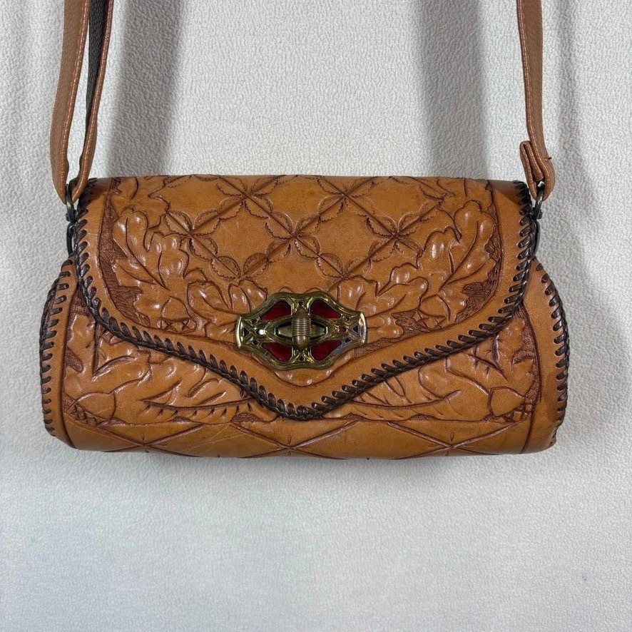 25+ Leather 1970s Vintage Bags, Handbags & Cases for sale