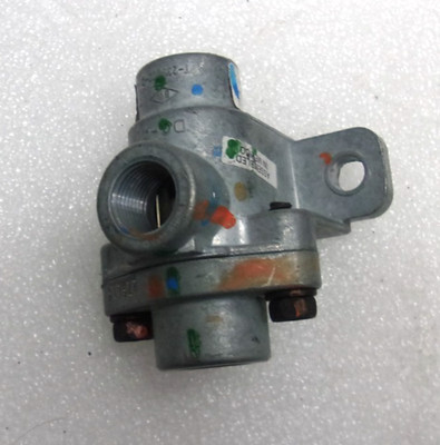 BENDIX 278614  Double Check Valve, 3 Ports, New