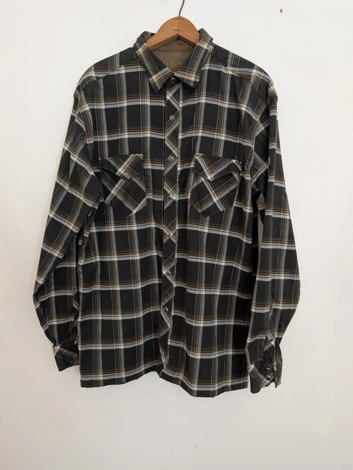 Kuhl Pearl Snap Flannel Plaid Shirt Long Sleeve Men XL Hiking Gray Tan Gorpcore