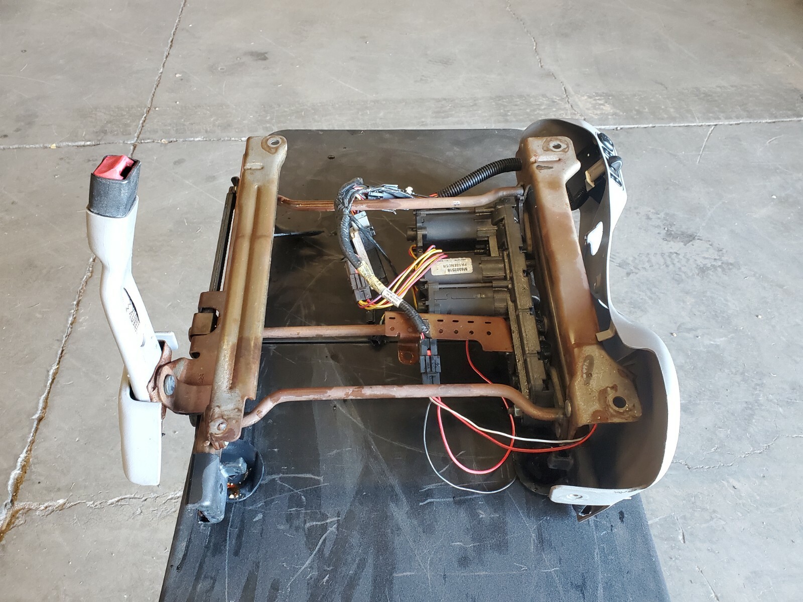 19981999 Lincoln Navigator Power Seat Track Heated Passenger RH 98 99