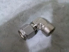 Swagelok SS-400-8-2  ,, 1/4 tube x 1/8 Female NPT . 