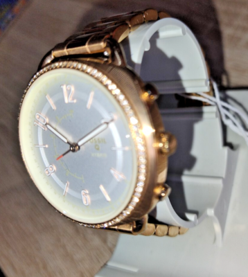 Fossil FTW1208 Hybrid Smartwatch Accomplice Rose Fitness  display picture 3