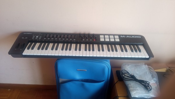 Piano Oxygen 61 M-Audio (Controlador MIDI)