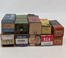 10 assorted Raytheon, Philco, RCA and more vintage vacuum electron radio tubes