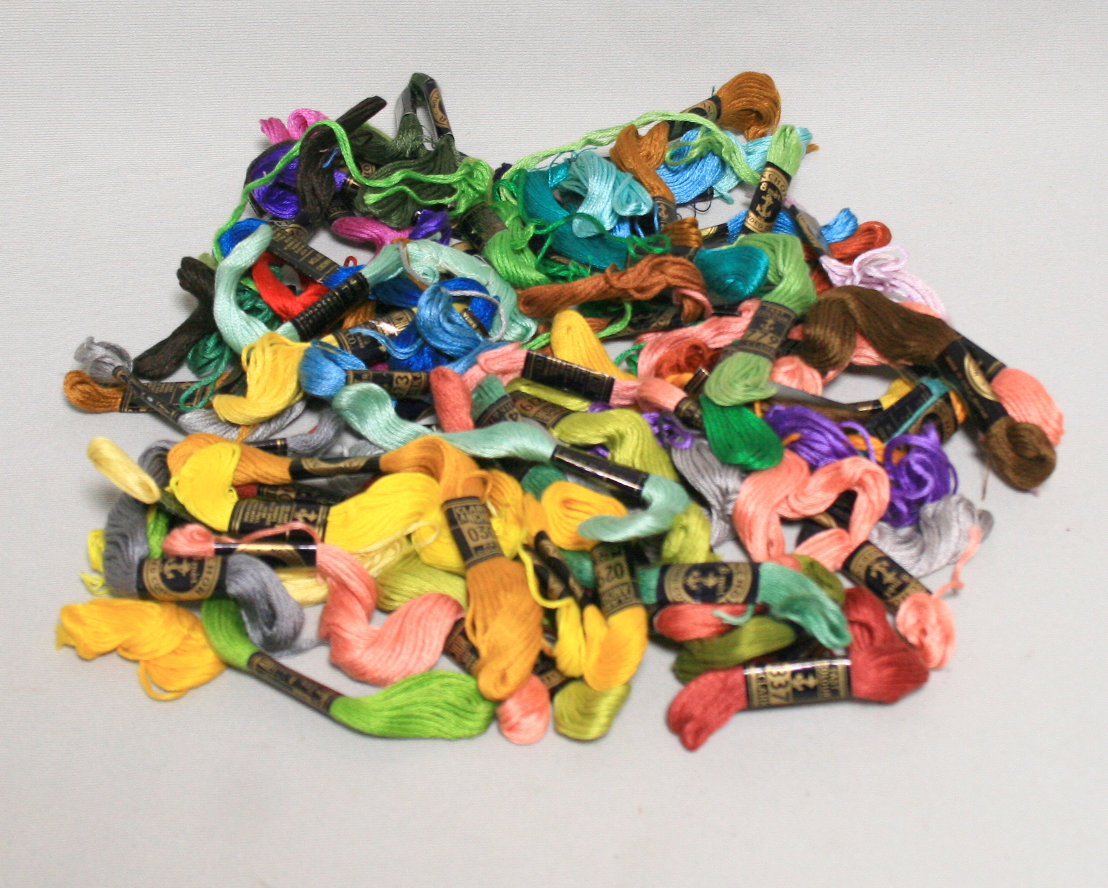 60 EMBROIDERY SILKS ANCHOR & DMC 4 LINEN LACE THREADS 2 PERI LUSTA