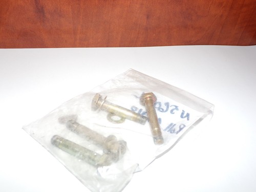 Servo Mounting Hardware Set – Compatible With Servos 422, 425, 715
