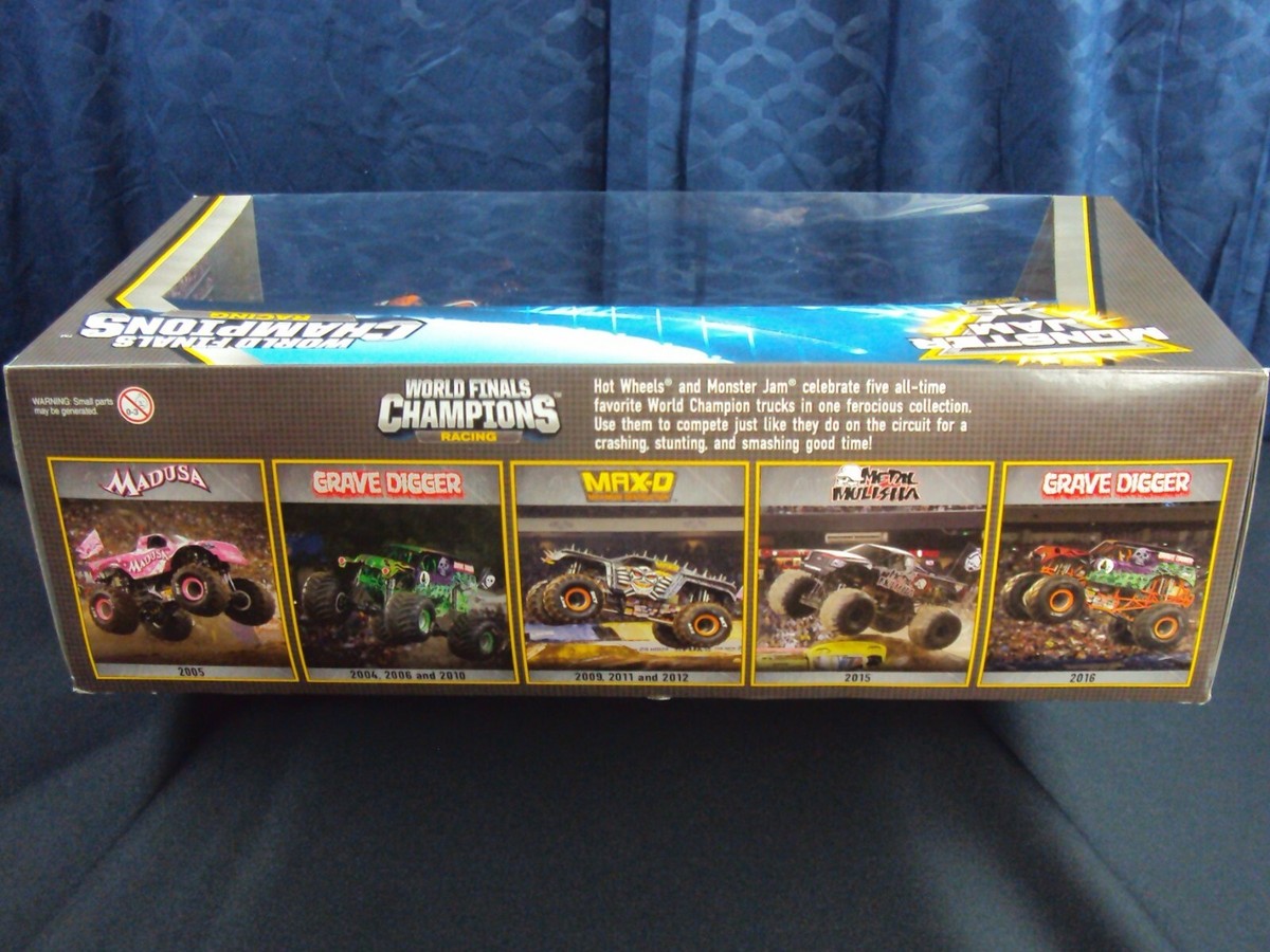 2017 HOT WHEELS MONSTER TRUCK JAM 25 YEARS 1992-2007 SMASH UP