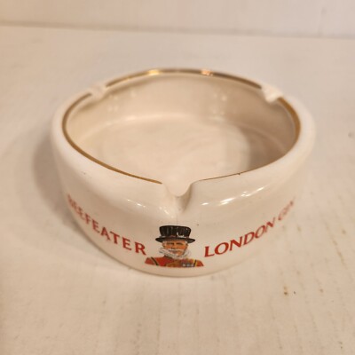 WADE CERAMICS - Beefeater Gin Ashtray / Ash Bowl, 4 3/4'' Diameter