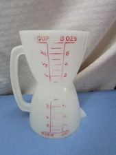 Vintage TUPPERWARE 1 Cup 8oz. Wet Dry Measuring Cup Pitcher Double Hourglass 860
