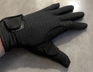HORZE Ventilated Stretchy MEDIUM Black Classic Riding Gloves