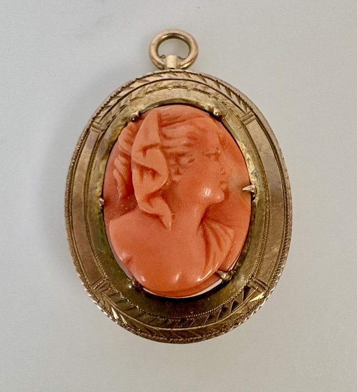 Antique 10K Yellow Gold Pink Carved Coral Cameo Brooch Pin Pendant 2.6g Lovely! 