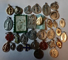 Wundert&auml;tige Wunderbare 33 St&uuml;ck Medaillen Lot Konvolut Sammlung Heilig antik