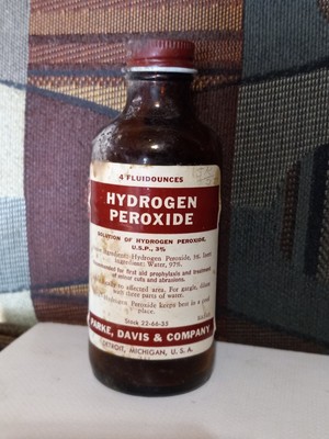 Vintage Parke, Davis & Co Empty 4oz Hydrogen Peroxide Btl. Paper Label.