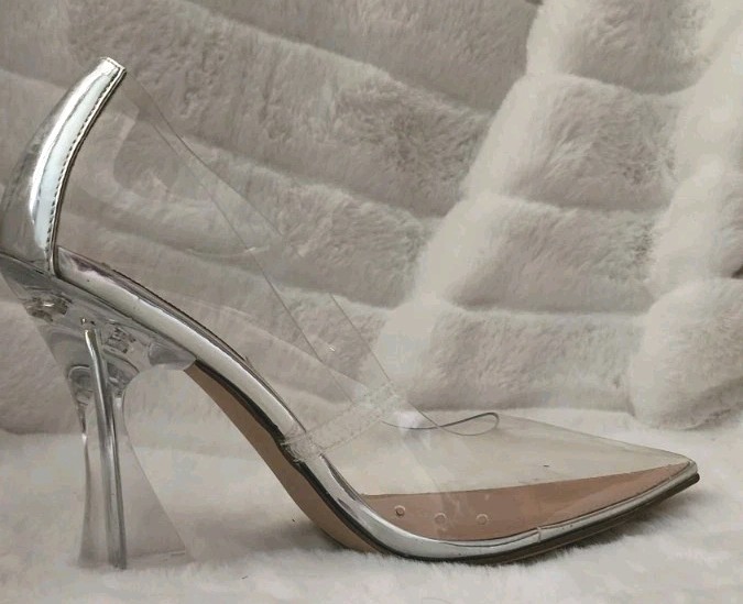 Steve Madden Zana Clear Pointed Toe Pump with Spool Heel Size 7.5 New