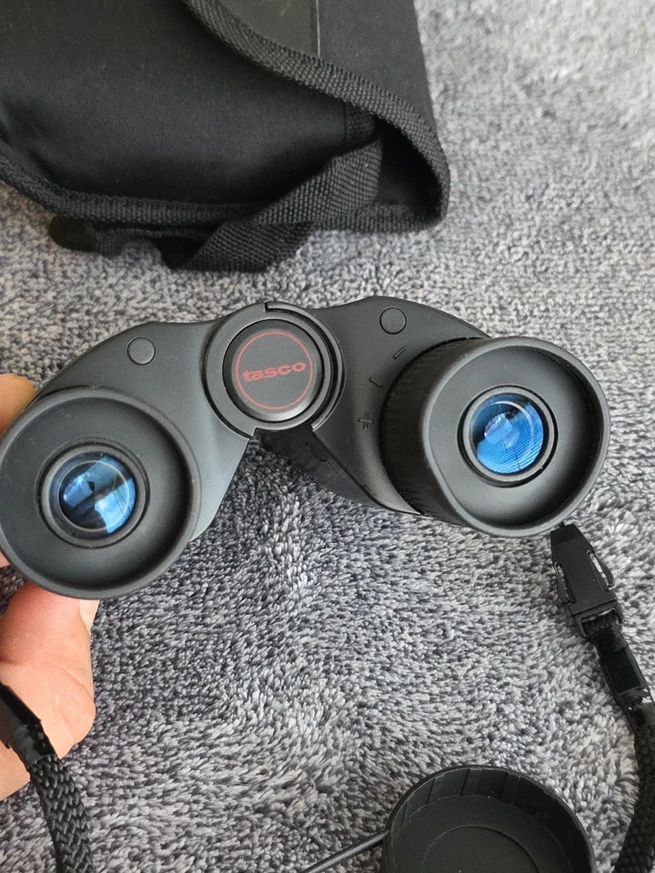 TASCO Essentials Binoculars 8-24x25 - Image 4 of 4