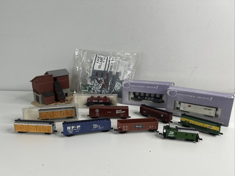 Train Car Lot Of 11 Lifelike, Conductors Choice, N Scale Plus Church & Mill.