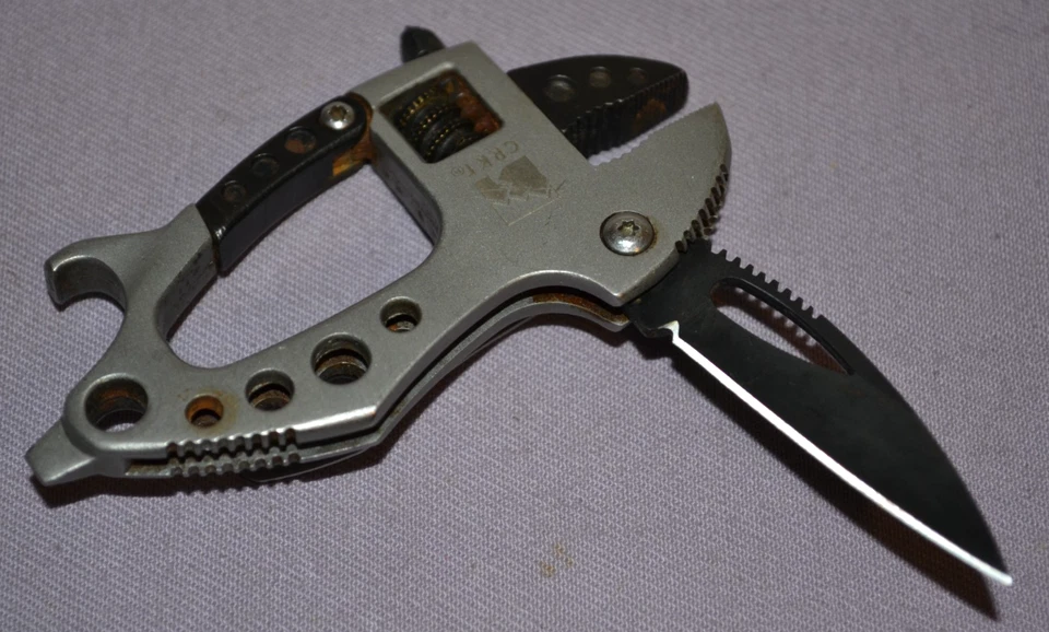 Multiherramienta OEM CRKT Guppie 9075 con llave ajustable, cuchillo descontinuado -- Excelente Foto 4 de 4