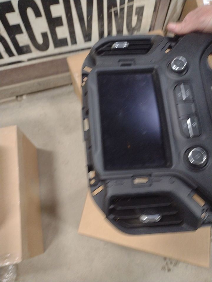 Info-GPS-TV Screen Display Screen Fits 20-23 SIERRA 2500 PICKUP 2915850