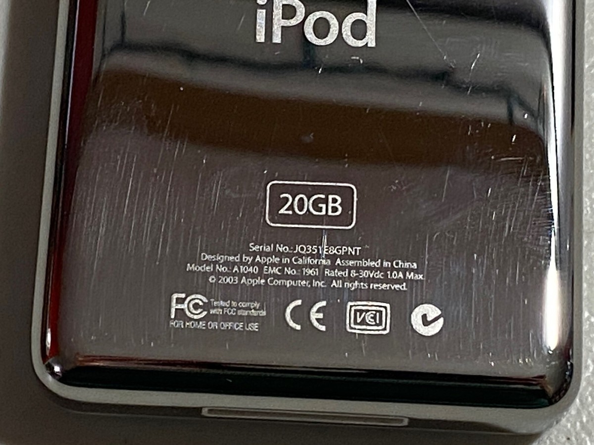 iPod 20GB 本体と付属品 iPod Classic 3rd Generation 20gb w/ Original Box - Apple