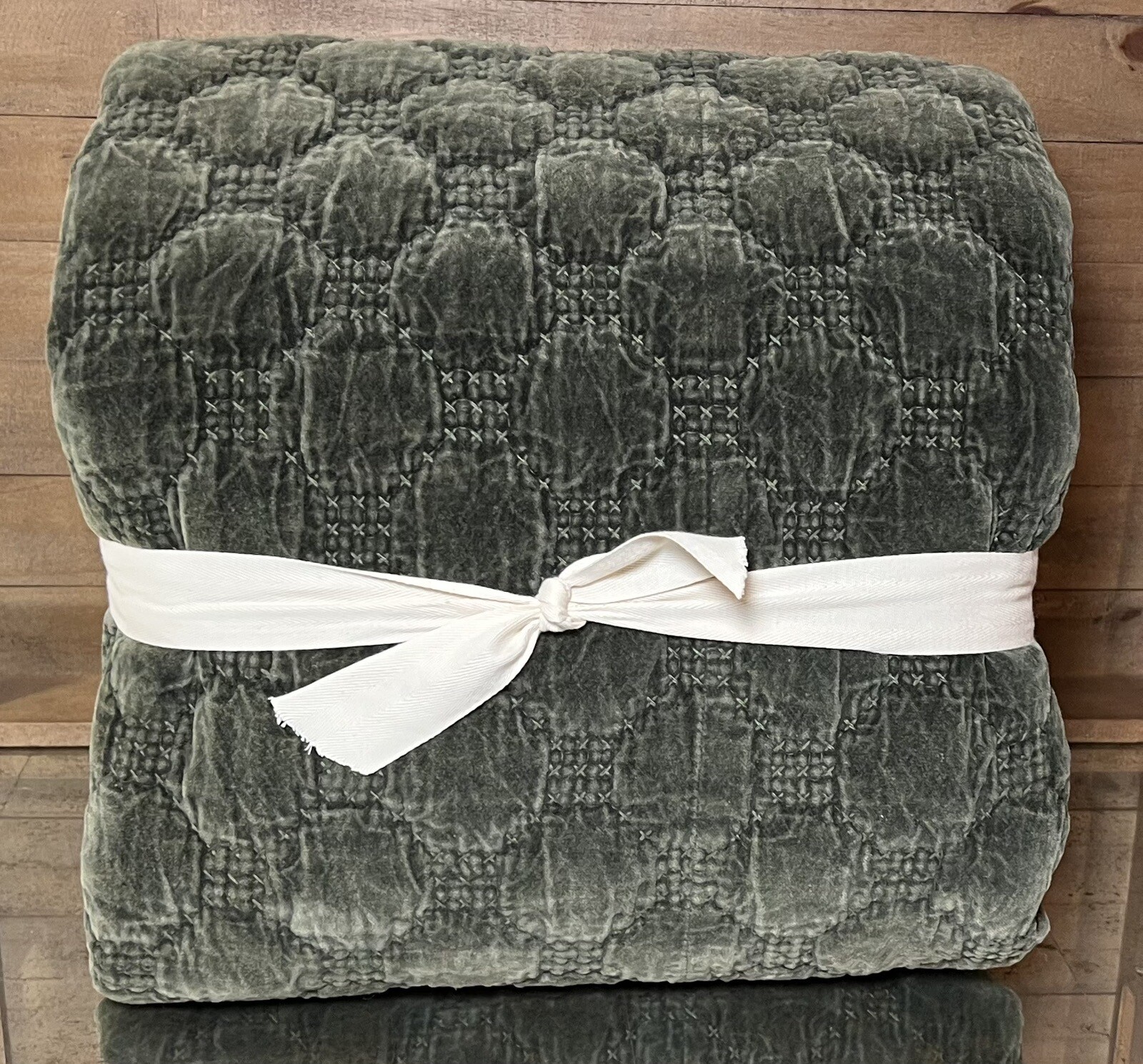 Pottery Barn Velvet Lattice Handcrafted Quilt Full/Queen Loden eBay