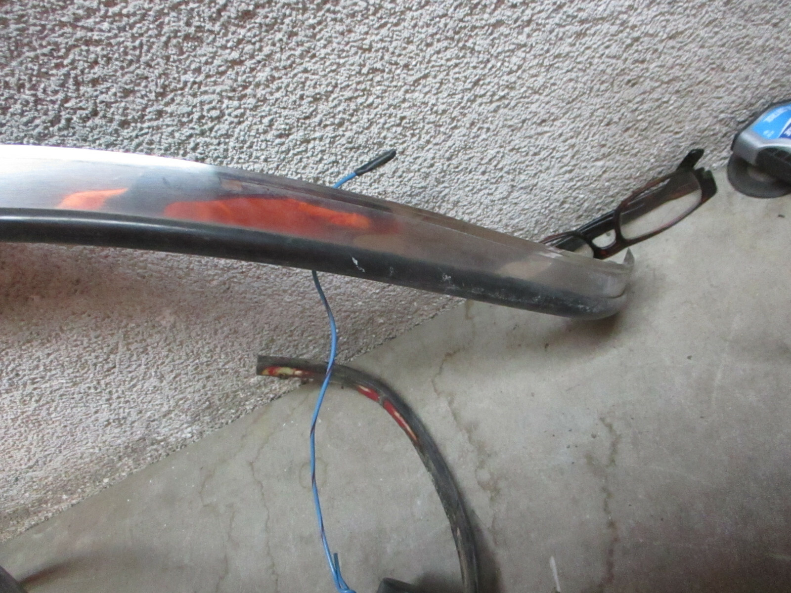 DRIVER  FRONT  WHEEL WELL MOULDING CHRYSLER MASERATI TC 89 90 91 
