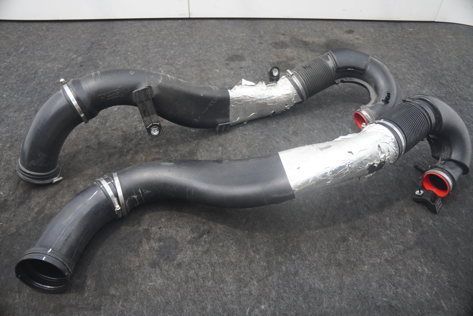 Set 2 Air Intake Filter Cleaner Box Duct Tube 14FA117CP McLaren 720S 2020 *Note*