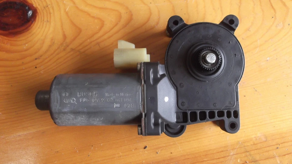 Mercedes Benz Bosch Left Rear Window Regulator Motor ML320 ML430 W163 119017100 - Image 2 of 2