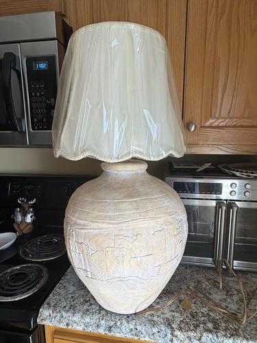 Vintage Beige Ceramic Art Pottery Table Lamp
