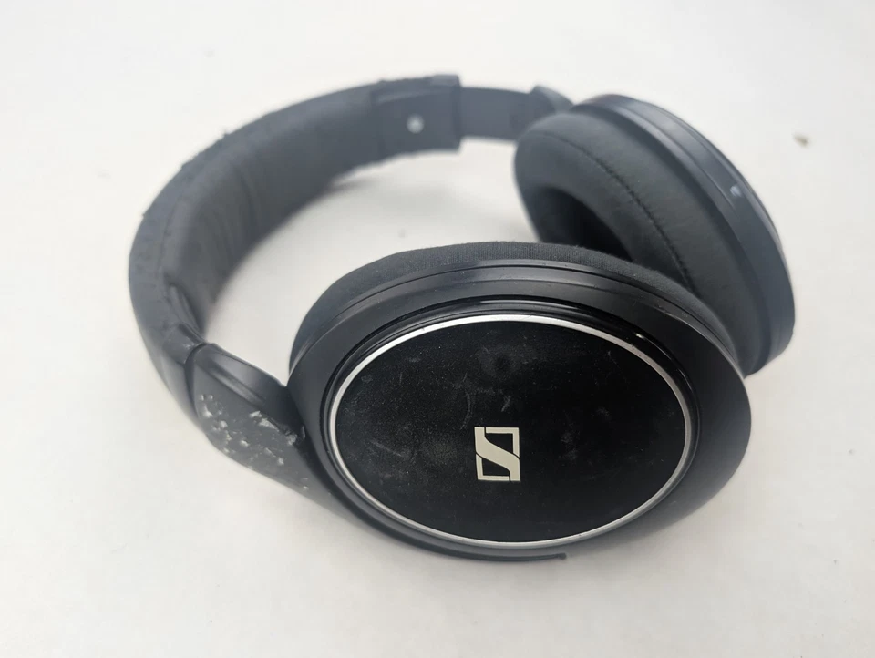 Sennheiser HD598Cs Over-Ear Headphones - No cable - Peeling - Image 3 of 4