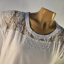 Chelsea & Theodore White Beaded Lace Top Petite Medium Pima Cotton Cap Sleeve