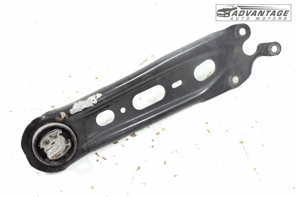 Chevrolet Equinox 2018-2024 tracción delantera trasera lado derecho brazo de control de arrastre superior OEM Foto 3 de 4