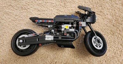 LEGO Technic The Batman Batcycle (TM) 42155 Bike Complete