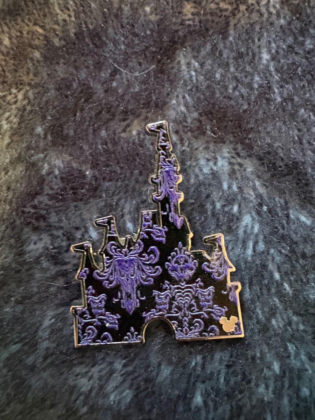 Disney WDW Haunted Mansion Castle 2025 Hidden Disney Pin Hidden Mickey Pin
