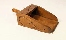 Thompson Products Jenison MI Folk Art Primitive Wood Grain Feed Coffee Scoop 