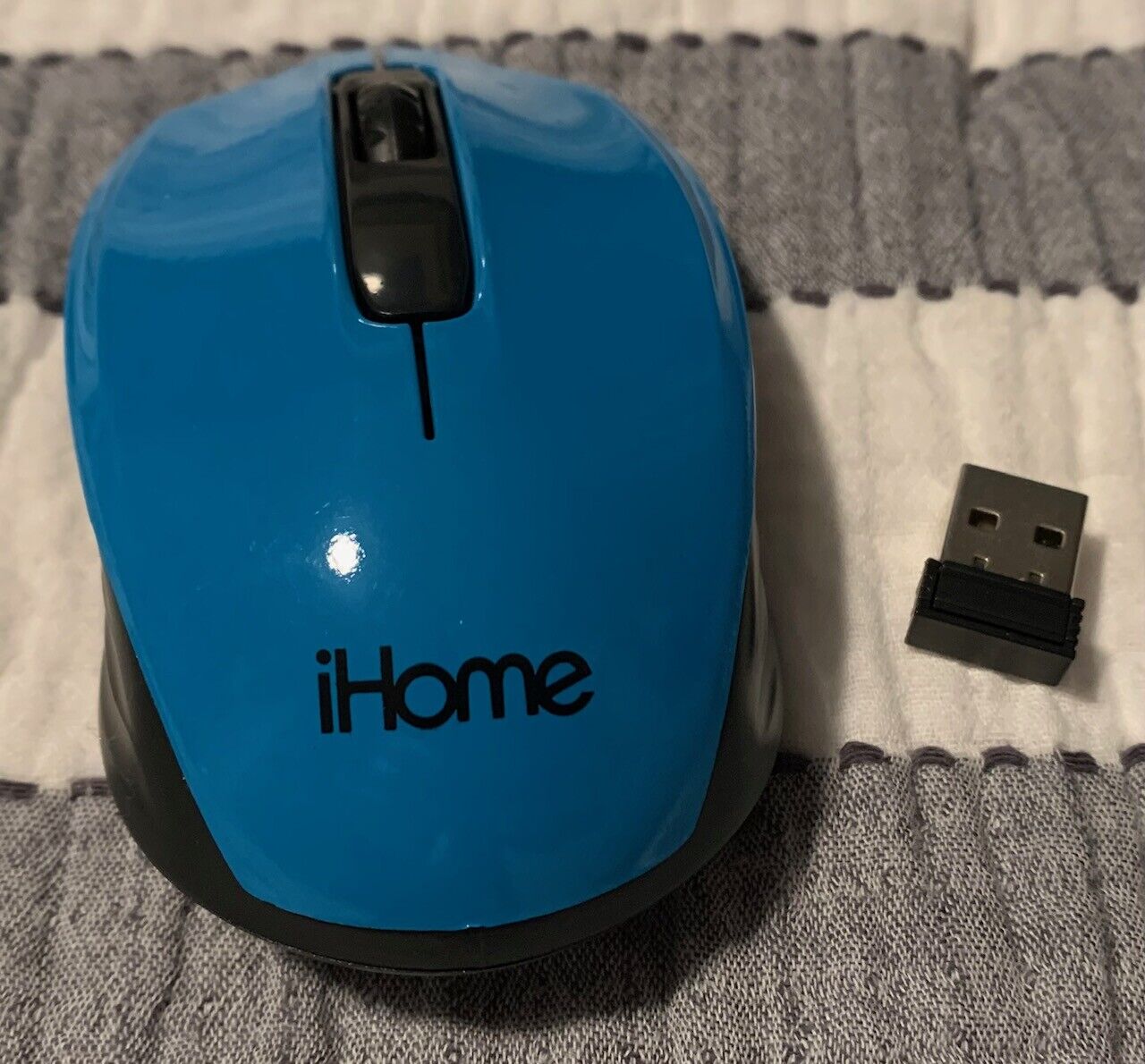 iHome Wireless Desktop Mouse IH-M2110N Blue Neon Click Wheel