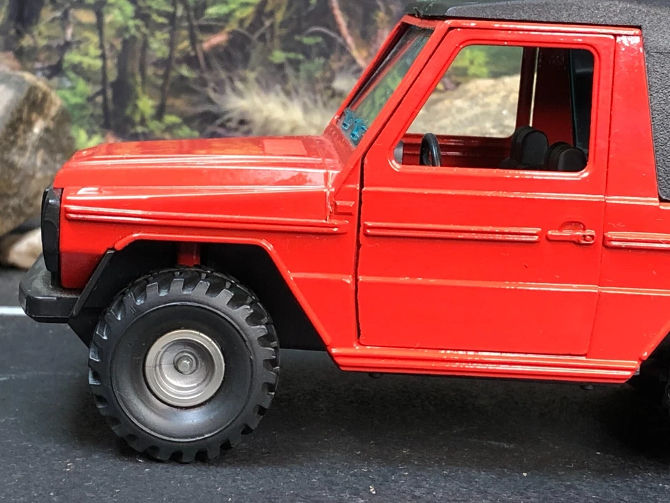 GAMA 1:25 Diecast Model ORANGE MERCEDES GELANDEWAGEN GERMANY #445 - Image 3 of 4