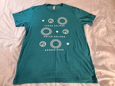 NWOT Funny Eclipse Space Sun Moon Earth Mens Unisex Graphic T-Shirt Large L Teal