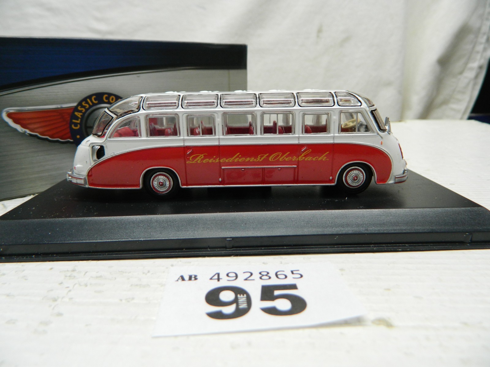 Atlas Classic Coaches 1:72 Kassbohrer Setra S8 Coach  Box 4 642 105 thumbnail 4