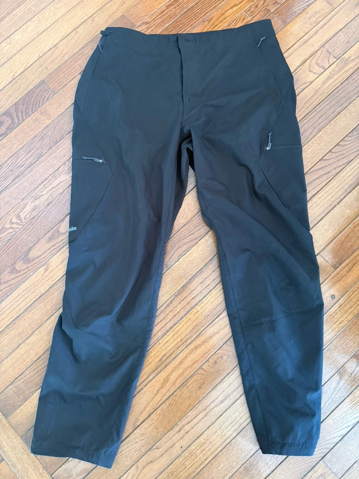 Patagonia Softshell Pants in Black size 40 Men's Hiking Skiing Outdoors