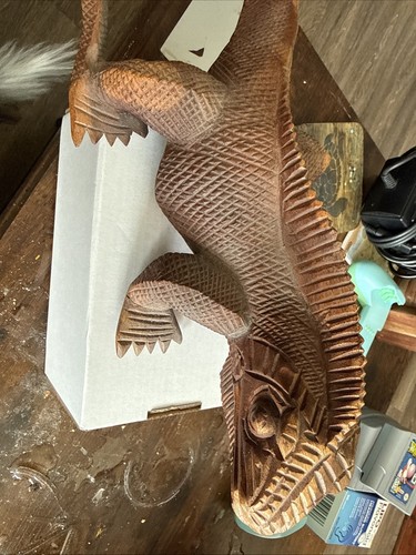 Vintage Hand Carved Wooden Lizard Komodo Dragon Lizard Reptile Sculpture 12”
