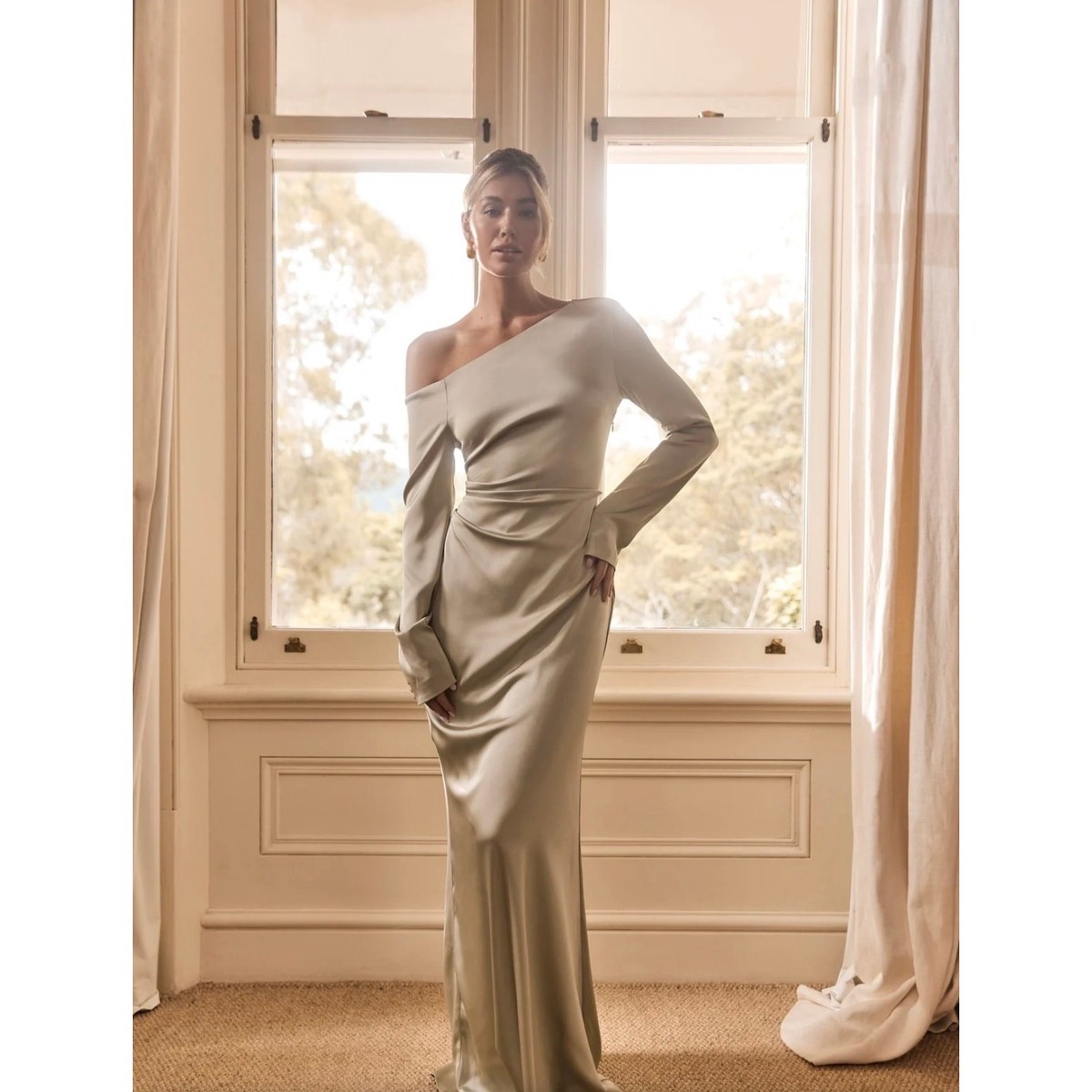Meshki Avery Satin Maxi Dress Sage Green Size XL Meshki Avery Satin Maxi Dress Sage Green Size XL