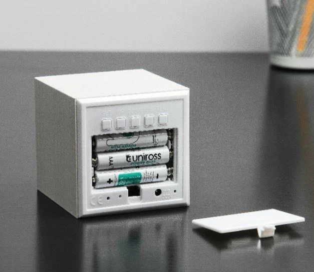 Gingko Sound Activated LED Digital Alarm Clock With Date & Temperature - Image 3 of 4