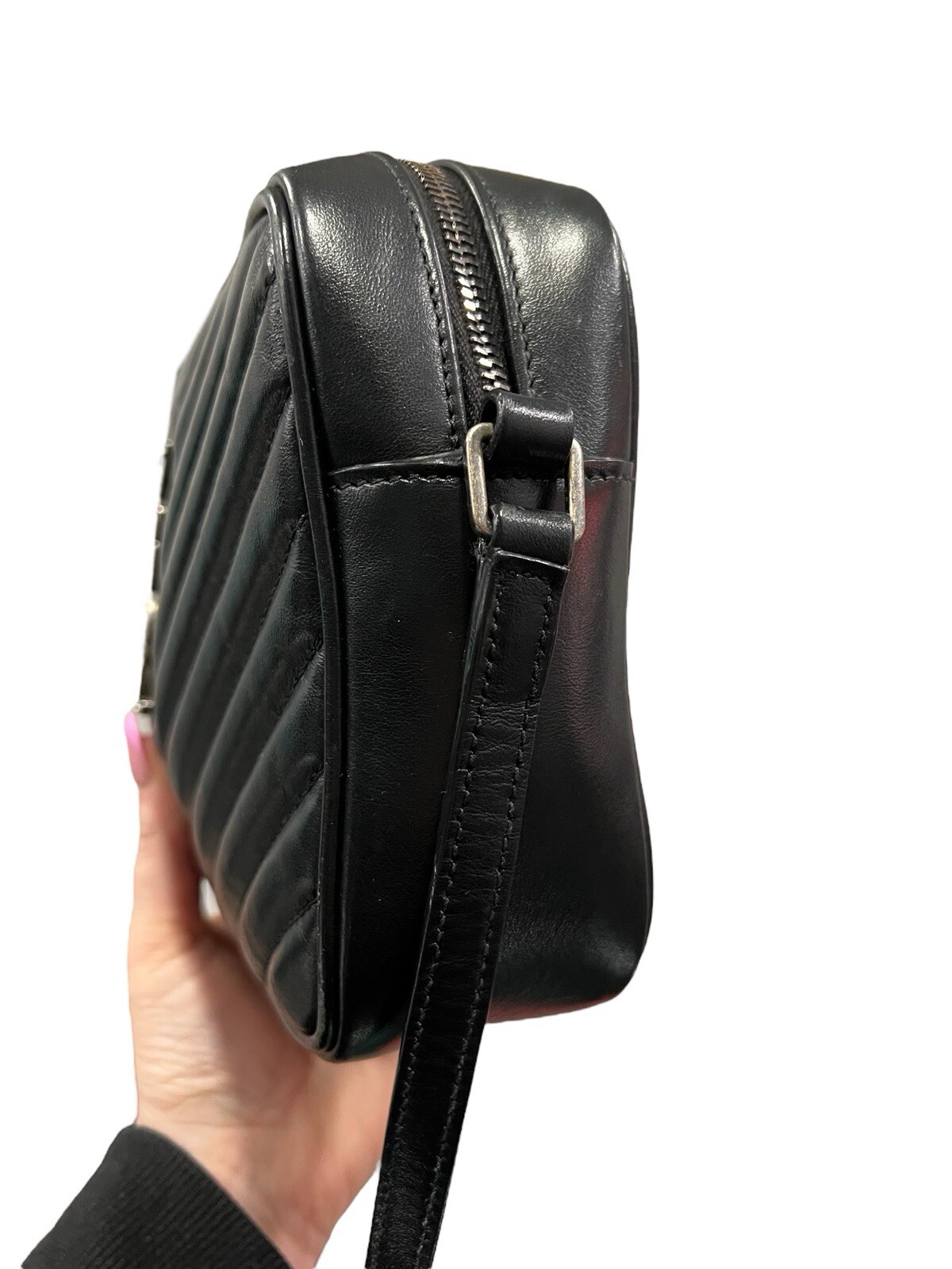 Borsa per fotocamera YSL Saint Laurent nera Lou prezzo al pubblico consigliato $ 1700 autentica