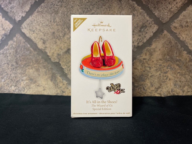Hallmark 2011 - It's All in the Shoes - Wizard of Oz (Limited Quantity)