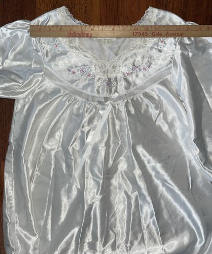 Barbizon Nightgown Cream Ivory Lace Embroidered Long Sleeve Vintage Size S - Picture 17 of 17