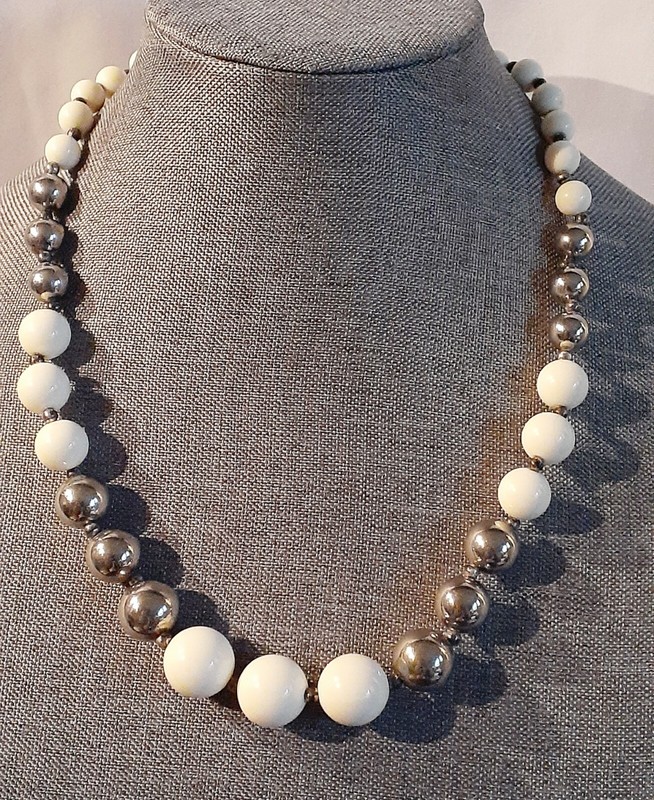 Dauplaise White & Silver Bead Vintage Chunky Statement Necklace