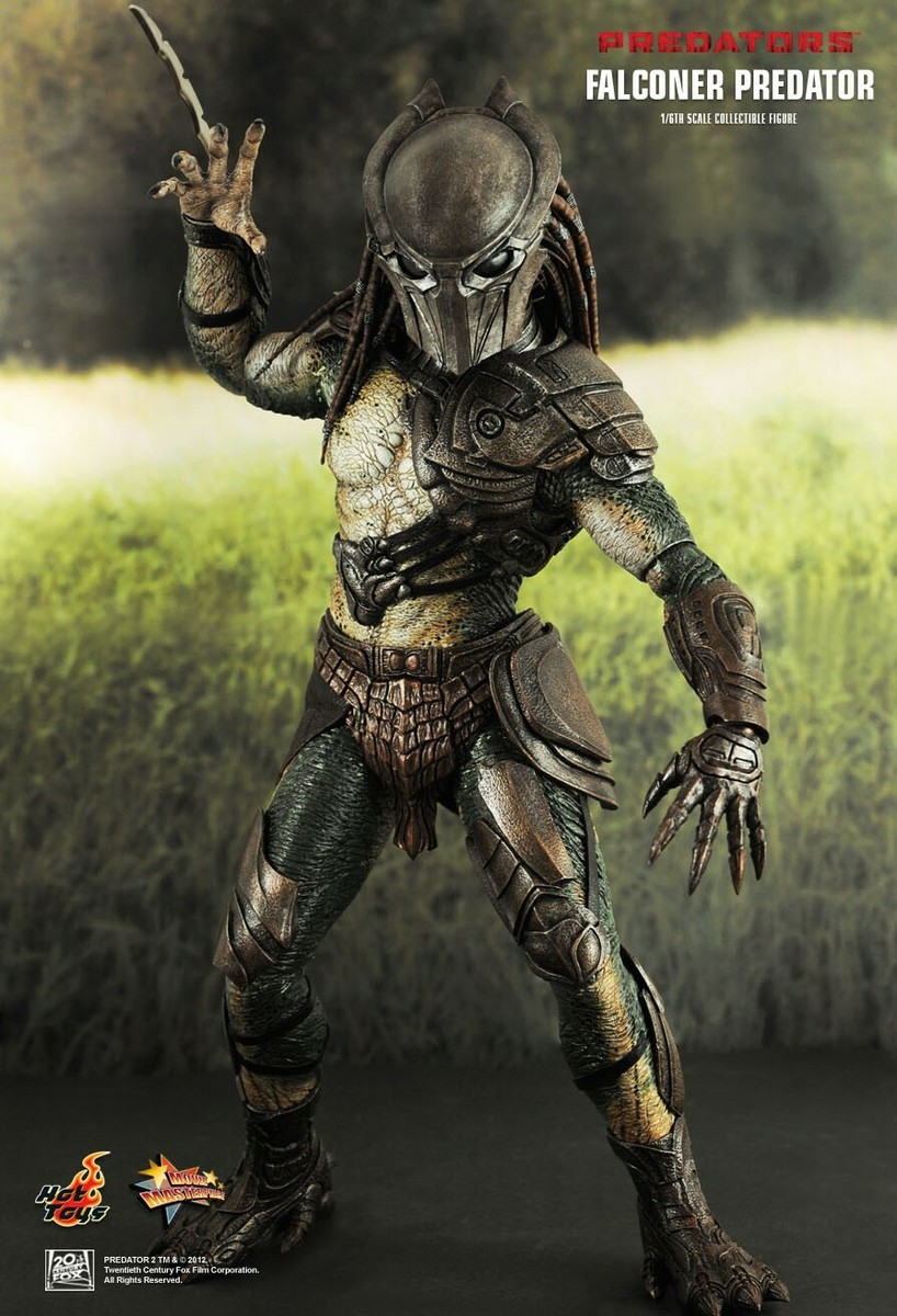 Hot Toys - MMS137 - Predators: 1/6 scale Falconer Predator (New