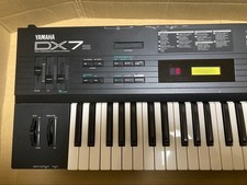 YAMAHA DX7s Digital Synthesizer Keyboard