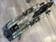 Mathews V3X 29 Camo RH 65lbs 28.5 draw. 80% let off. Great condition.